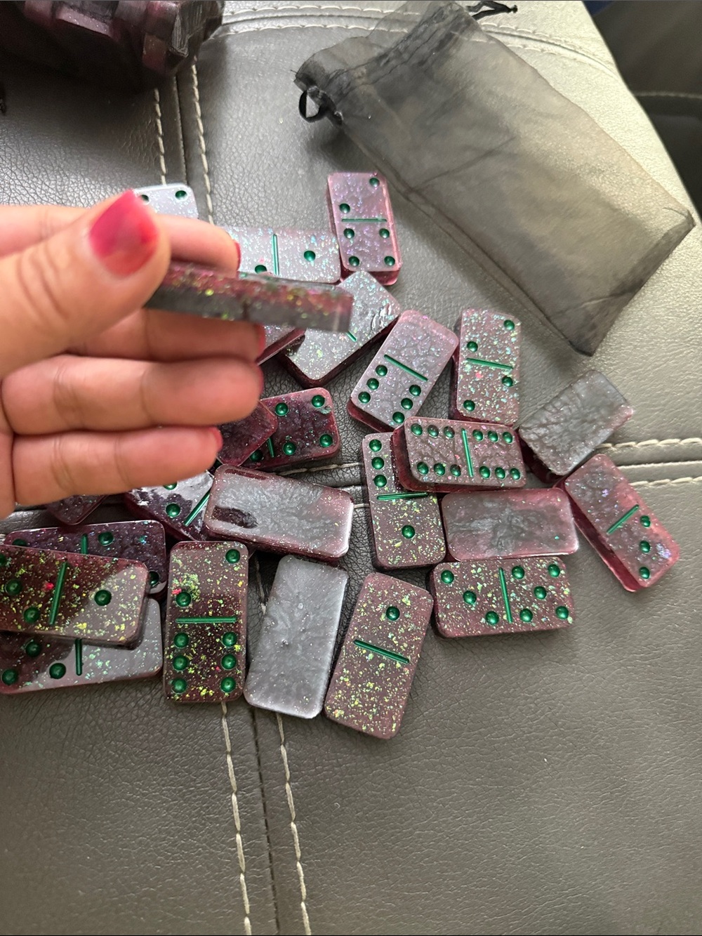 Glitter Burgundy Domino Set with Green Pips - Picture 3 of 3